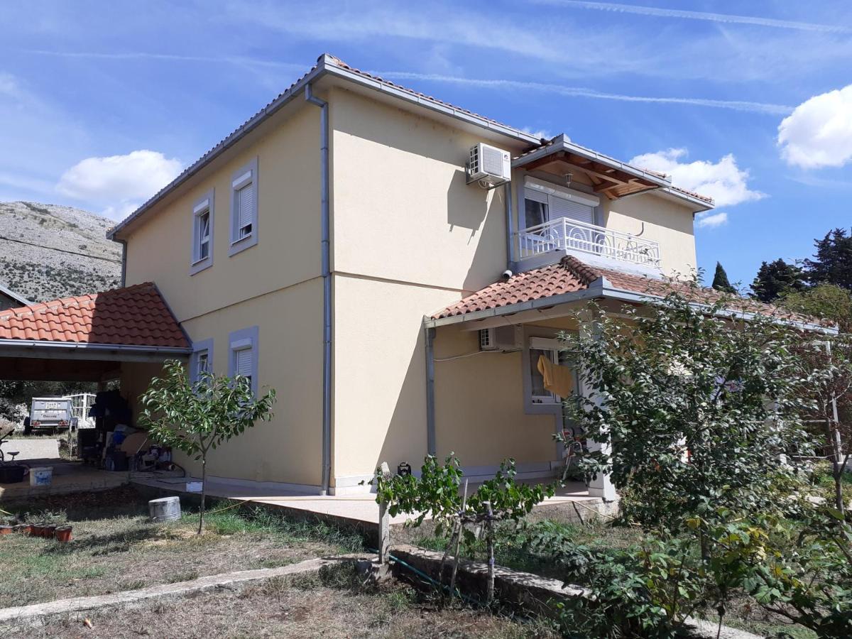 Hotel La Hacienda Dd Trebinje Esterno foto